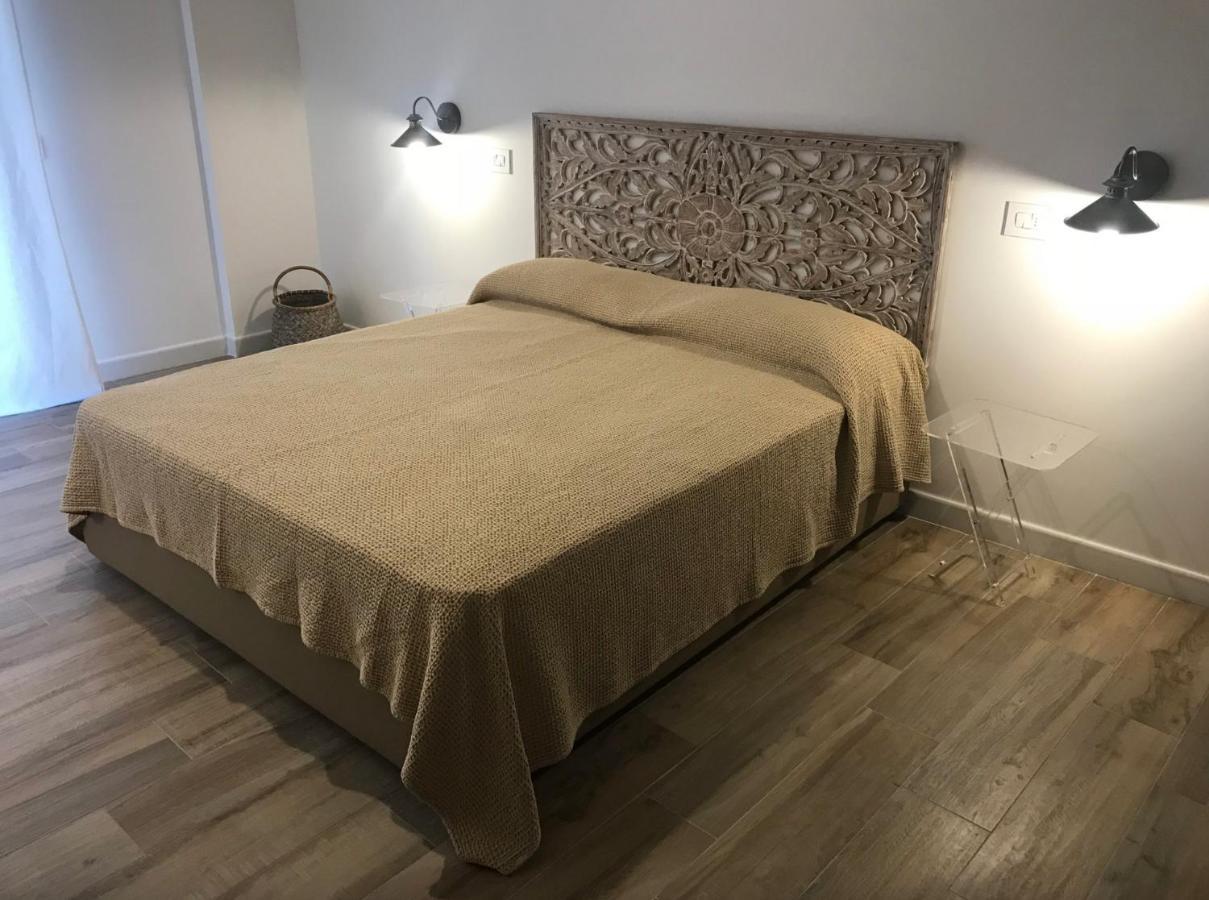 Bellhome 1 - Elegante Appartamento Nel Centro Di Bari Luaran gambar