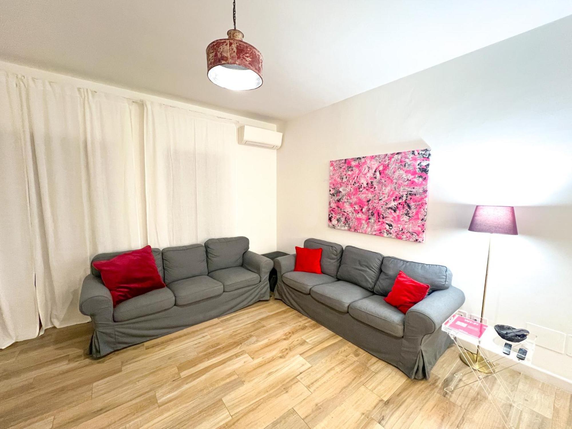 Bellhome 1 - Elegante Appartamento Nel Centro Di Bari Luaran gambar